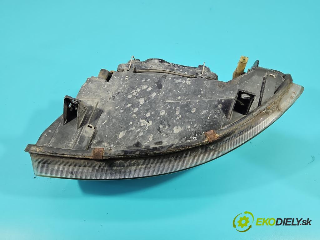 Seat Leon I 1999-2005 1.6 16V 105 hp manual 77 kW 1598 cm3 5- světlo pravý  (Pravé přední světlo)