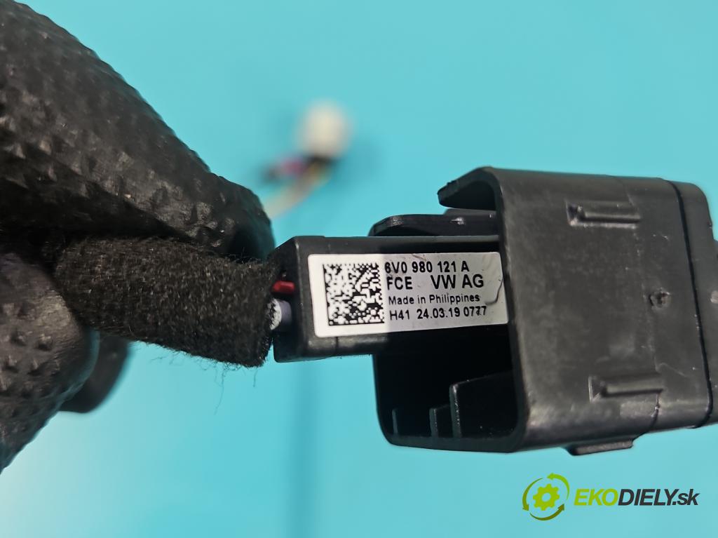 Skoda Fabia III 2014- 2021 1.0 TSI 95 HP manual 70 kW 999 cm3 5- Kamera cúvania 6V0980121A