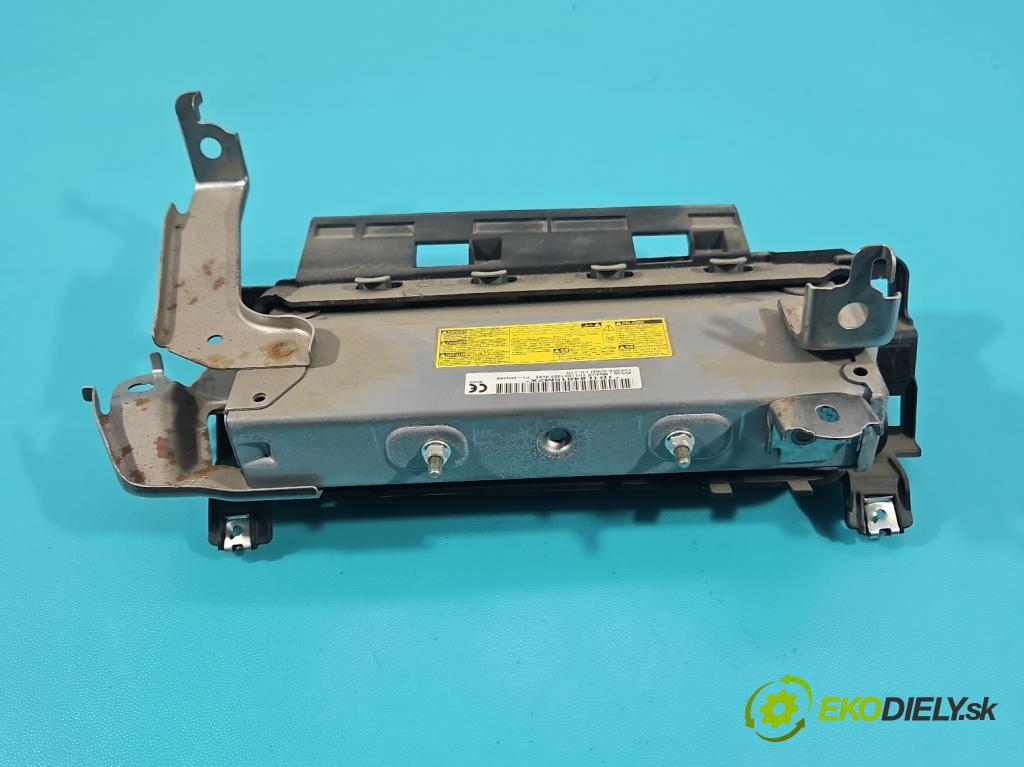 Lexus NX I 2014-2021 2.5 16V 155 HP automatic 114 kW 2494 cm3 5- airbag vzduch: 1D1L84015M2X