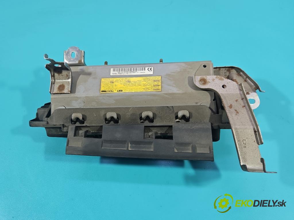 Lexus NX I 2014-2021 2.5 16V 155 HP automatic 114 kW 2494 cm3 5- airbag vzduch: 1D1L84015M2X