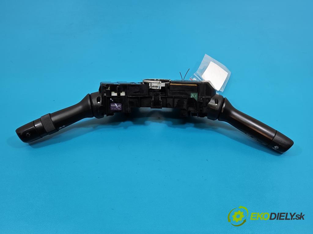 Toyota Yaris II 2005-2011 1.0 vvti 69KM manual 51 kW 998 cm3 5- prepínač komplex: 17F143 (Prepínacie páčky pod volantom)