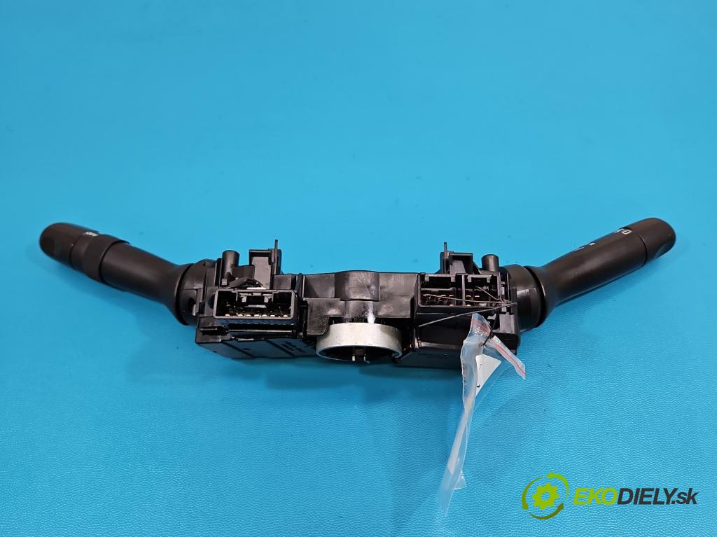 Toyota Yaris II 2005-2011 1.0 vvti 69KM manual 51 kW 998 cm3 5- prepínač komplex: 17F143 (Prepínacie páčky pod volantom)