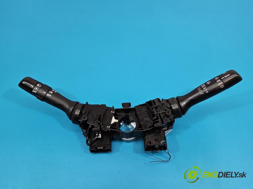 Toyota Yaris II 2005-2011 1.0 vvti 69KM manual 51 kW 998 cm3 5- prepínač komplex: 17F143 (Prepínacie páčky pod volantom)