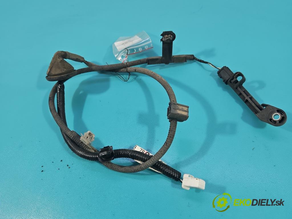 Lexus NX I 2014-2021 2.5 16V 155 hp automatic 114 kW 2494 cm3 5- Balíček: dveře zadní pravých 82183-78010C