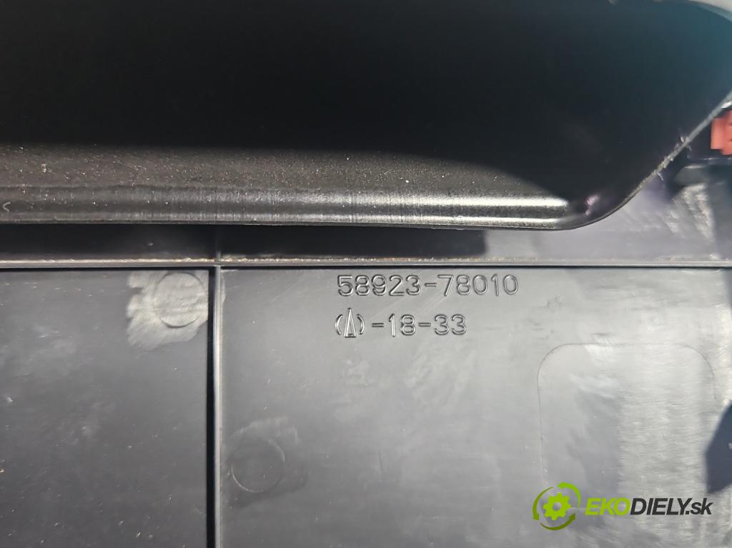 Lexus NX I 2014-2021 2.5 16V 155 hp automatic 114 kW 2494 cm3 5- Mřížka: topení 58923-78010
