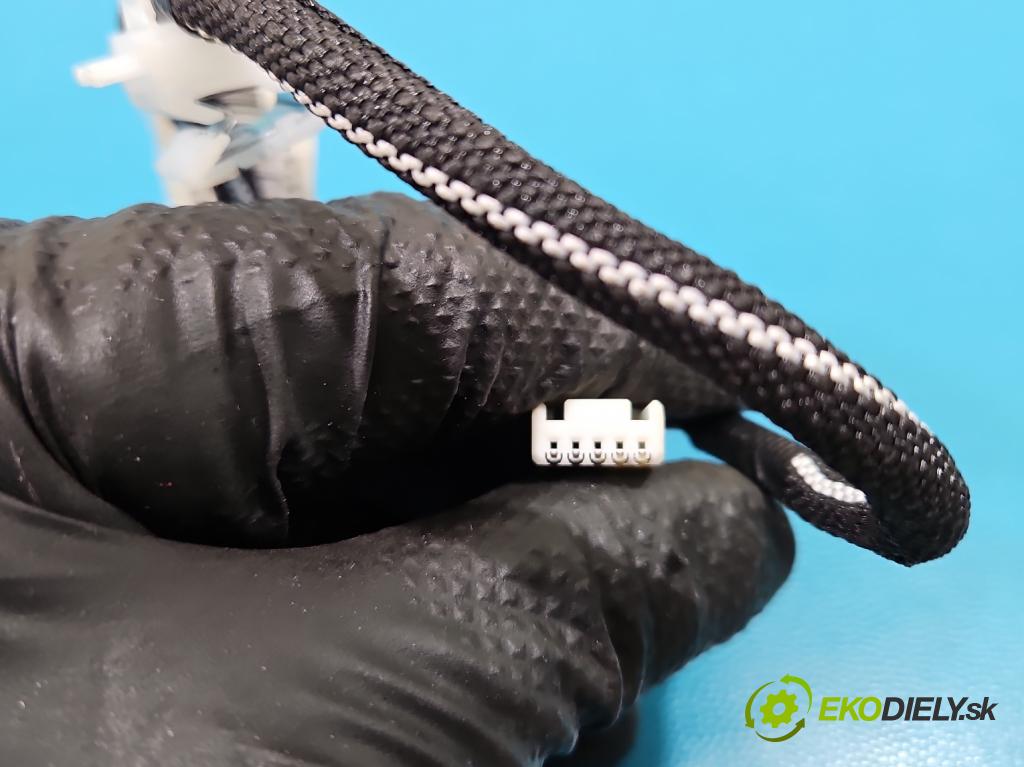 Toyota Corolla E21 2019- 1.5 12V 125 hp automatic 92 kW 1490 cm3 4- snímač stmívání 8214202