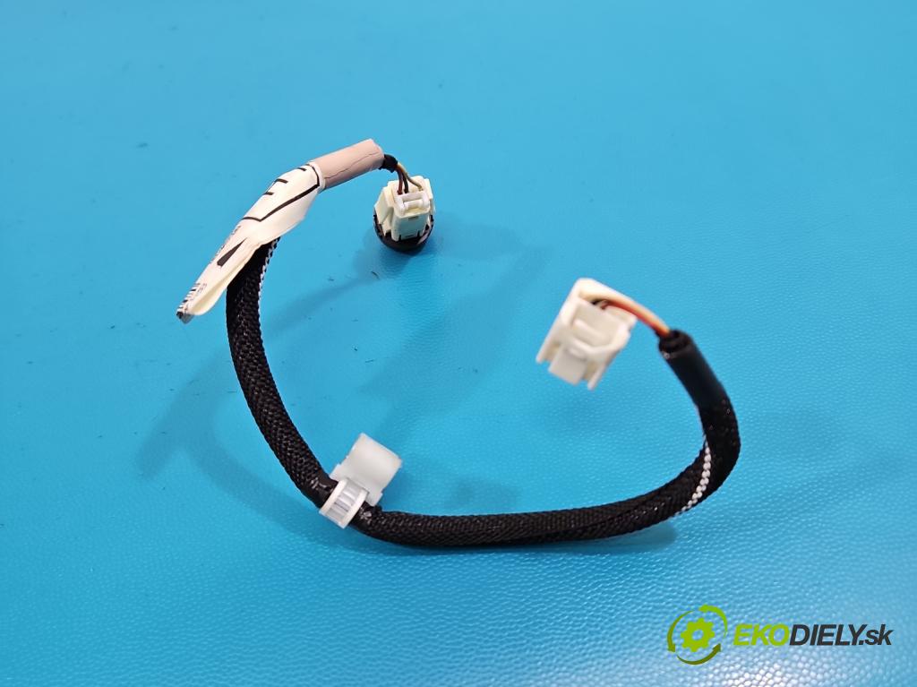 Toyota Corolla E21 2019- 1.5 12V 125 hp automatic 92 kW 1490 cm3 4- snímač stmívání 8214202