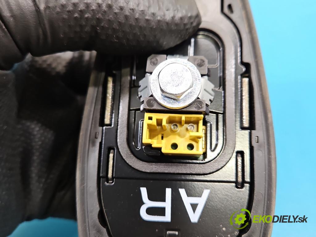 Toyota Corolla E21 2019- 1.5 12V 125 HP automatic 92 kW 1490 cm3 4- Antena