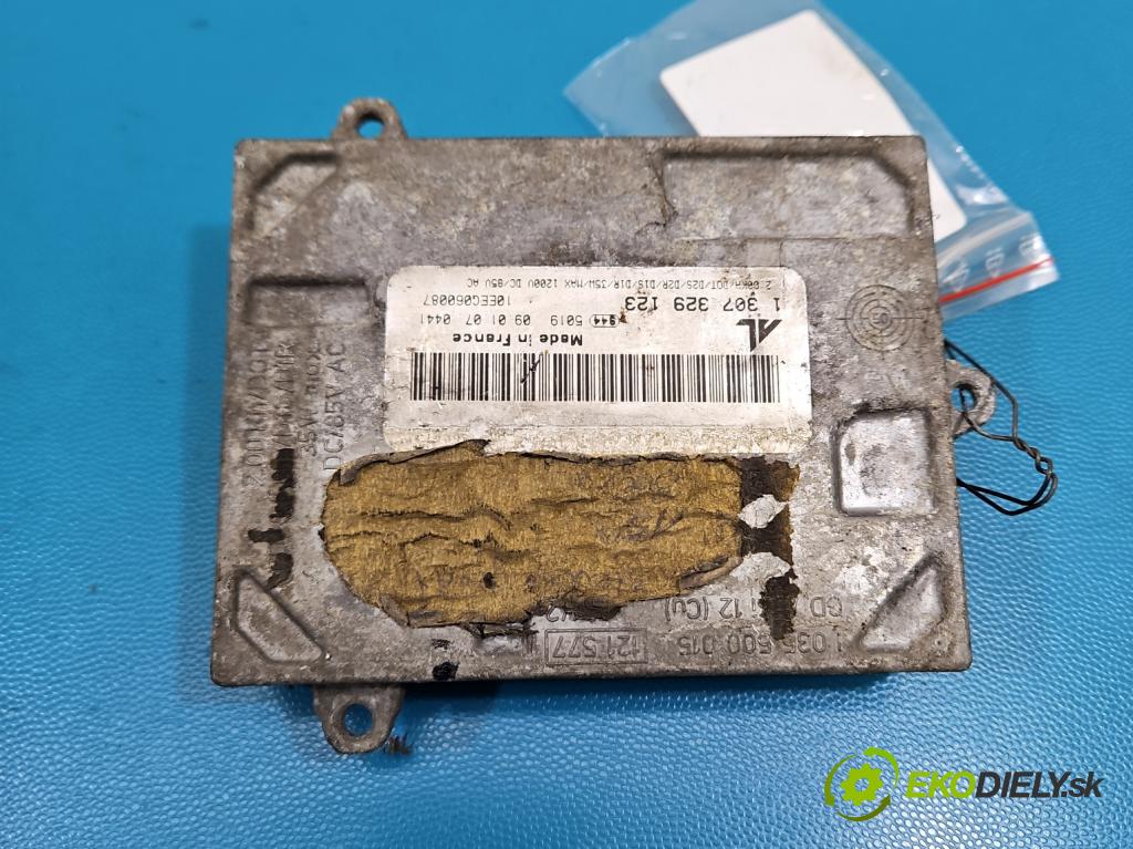 Alfa romeo 159 1.9 jtd 150 hp manual 110 kW 1910 cm3 4- měnič xenon 1307329123 (Řídící jednotka xenonu)