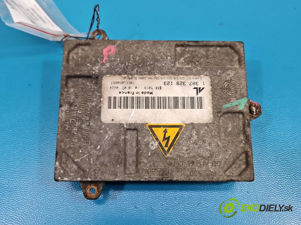 Alfa romeo 159 1.9 jtd 150 hp manual 110 kW 1910 cm3 4- měnič xenon 1307329123 (Řídící jednotka xenonu)