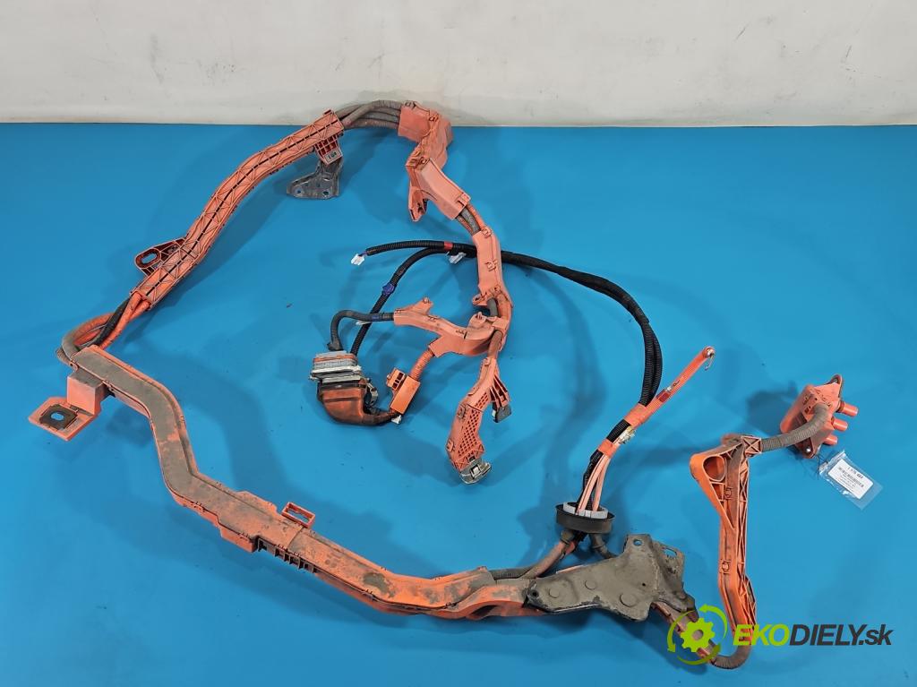 Lexus NX I 2014-2021 2.5 16V 155 HP automatic 114 kW 2494 cm3 5- Zväzok: ostatné 82165-78020D