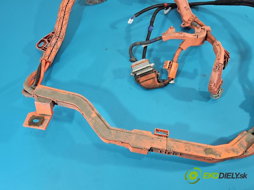 Lexus NX I 2014-2021 2.5 16V 155 HP automatic 114 kW 2494 cm3 5- Zväzok: ostatné 82165-78020D