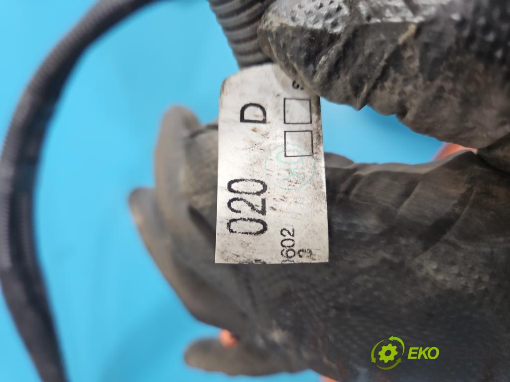 Lexus NX I 2014-2021 2.5 16V 155 HP automatic 114 kW 2494 cm3 5- Zväzok: ostatné 82165-78020D