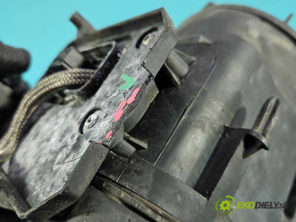 Alfa romeo 159 1.9 jtd 150 HP manual 110 kW 1910 cm3 4- Reflektor: pravý 60683987 (Svetlo predné pravé)