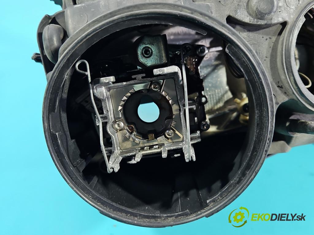 Alfa romeo 159 1.9 jtd 150 HP manual 110 kW 1910 cm3 4- Reflektor: pravý 60683987 (Svetlo predné pravé)