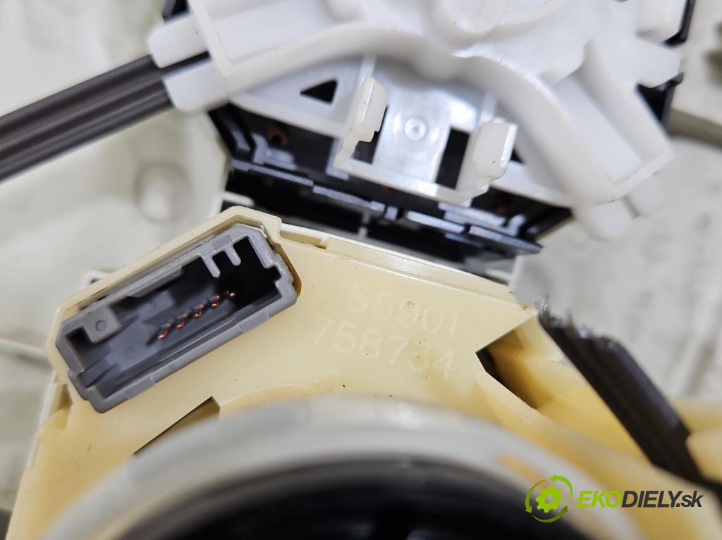 Toyota Yaris II 2005-2011 1.0 vvti 69KM manual 51 kW 998 cm3 5- panel kúrenia 55406-0D190