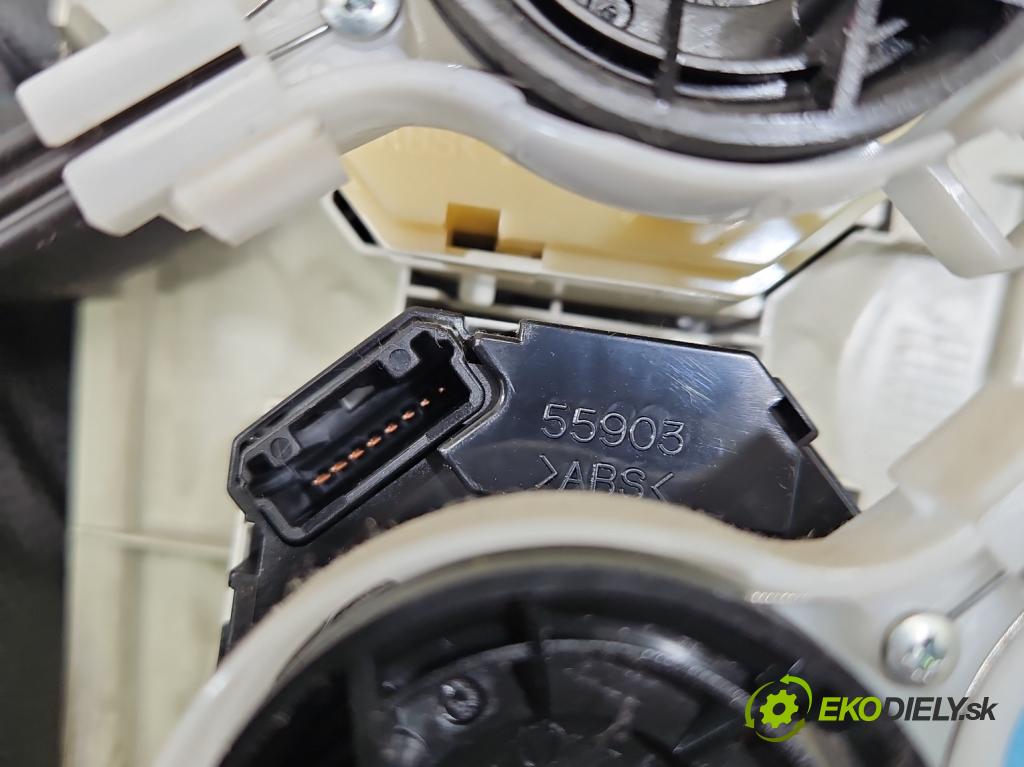 Toyota Yaris II 2005-2011 1.0 vvti 69KM manual 51 kW 998 cm3 5- panel kúrenia 55406-0D190