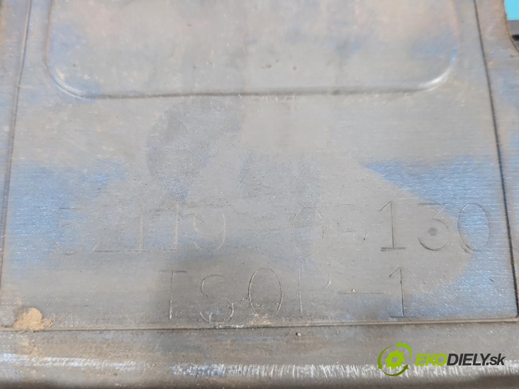 Toyota Yaris II 2005-2011 1.0 vvti 69KM manual 51 kW 998 cm3 5- nárazník predné  (Kľučka dverí ostatné)