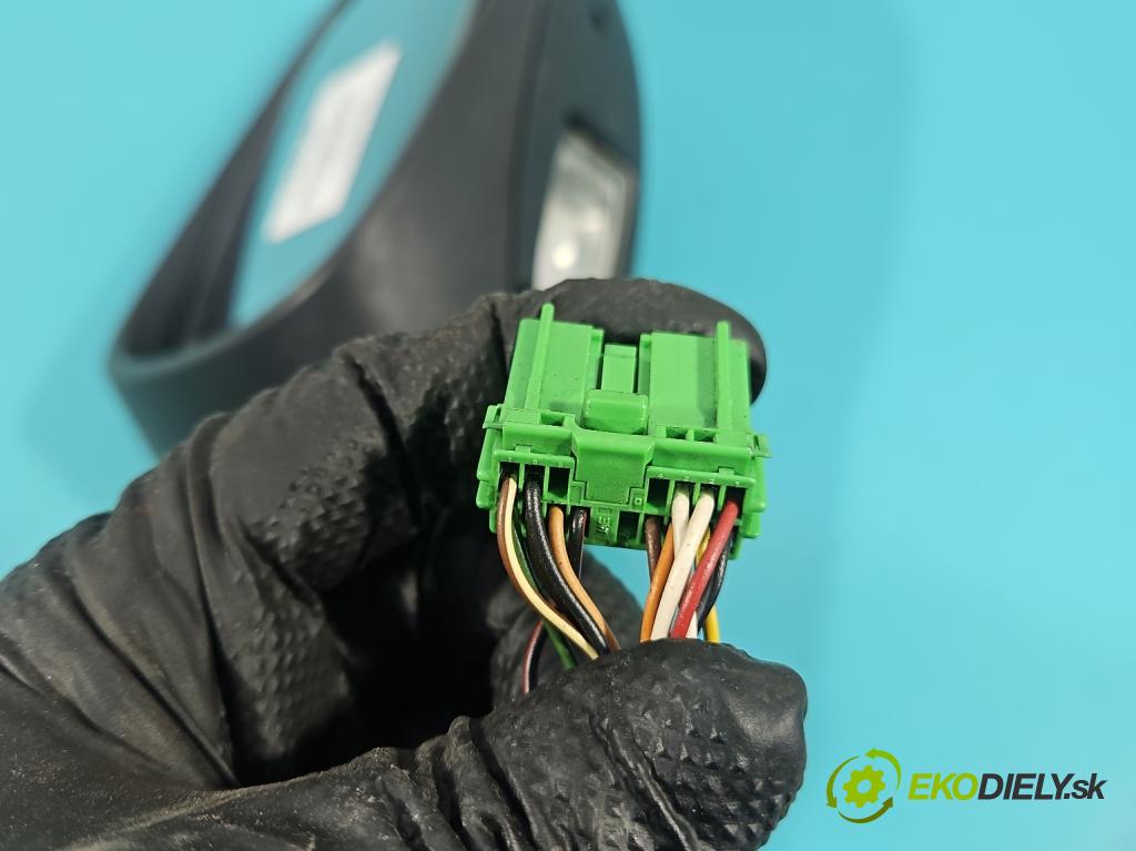 Volvo XC90 I 2002-2014 2.5 T 209KM automatic 154 kW 2521 cm3 5- zrkadlo pravé  (Kľučka dverí ostatné)