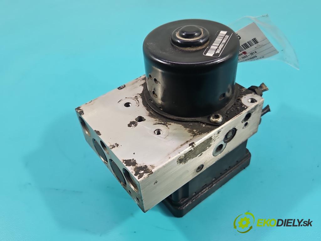 Volvo XC90 I 2002-2014 2.5 T 209KM automatic 154 kW 2521 cm3 5- čerpadlo abs 8671224 (Pumpa ABS)