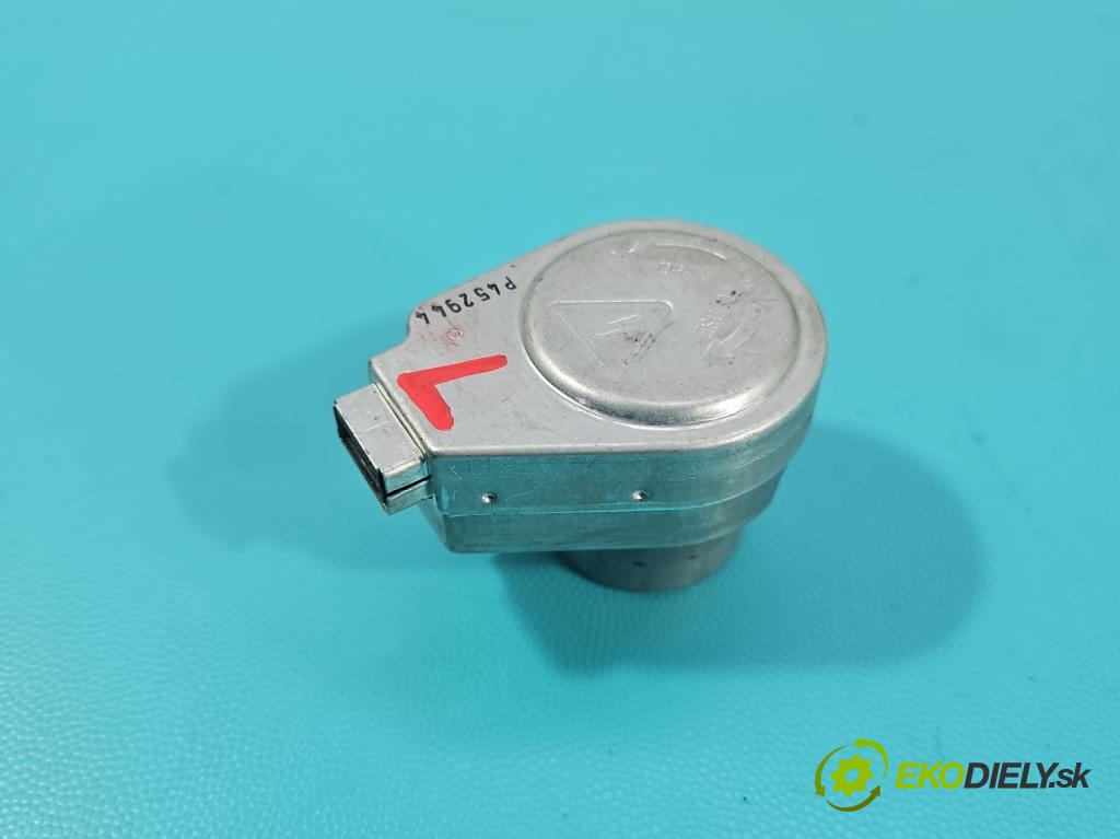 Volvo XC90 I 2002-2014 2.5 T 209KM automatic 154 kW 2521 cm3 5- Vlákno: P452944