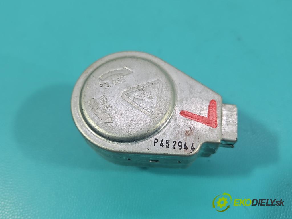 Volvo XC90 I 2002-2014 2.5 T 209KM automatic 154 kW 2521 cm3 5- Vlákno: P452944