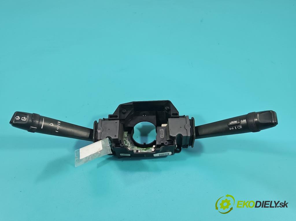 Volvo XC90 I 2002-2014 2.5 T 209KM automatic 154 kW 2521 cm3 5- Přepínač sdružený 30658614 (Páčky pod volantem)