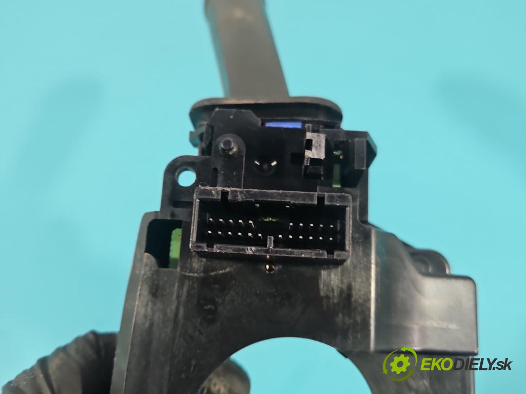 Volvo XC90 I 2002-2014 2.5 T 209KM automatic 154 kW 2521 cm3 5- Přepínač sdružený 30658614 (Páčky pod volantem)