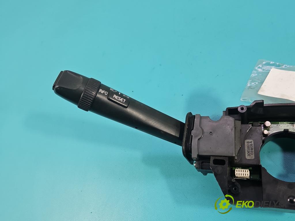 Volvo XC90 I 2002-2014 2.5 T 209KM automatic 154 kW 2521 cm3 5- Přepínač sdružený 30658614 (Páčky pod volantem)