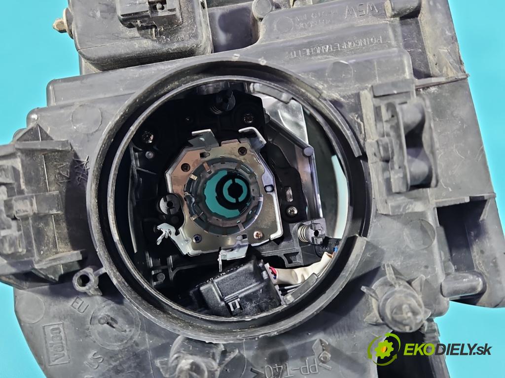 Volvo XC90 I 2002-2014 2.5 T 209KM automatic 154 kW 2521 cm3 5- Reflektor: ľavý 8620859 (Kľučka dverí ostatné)