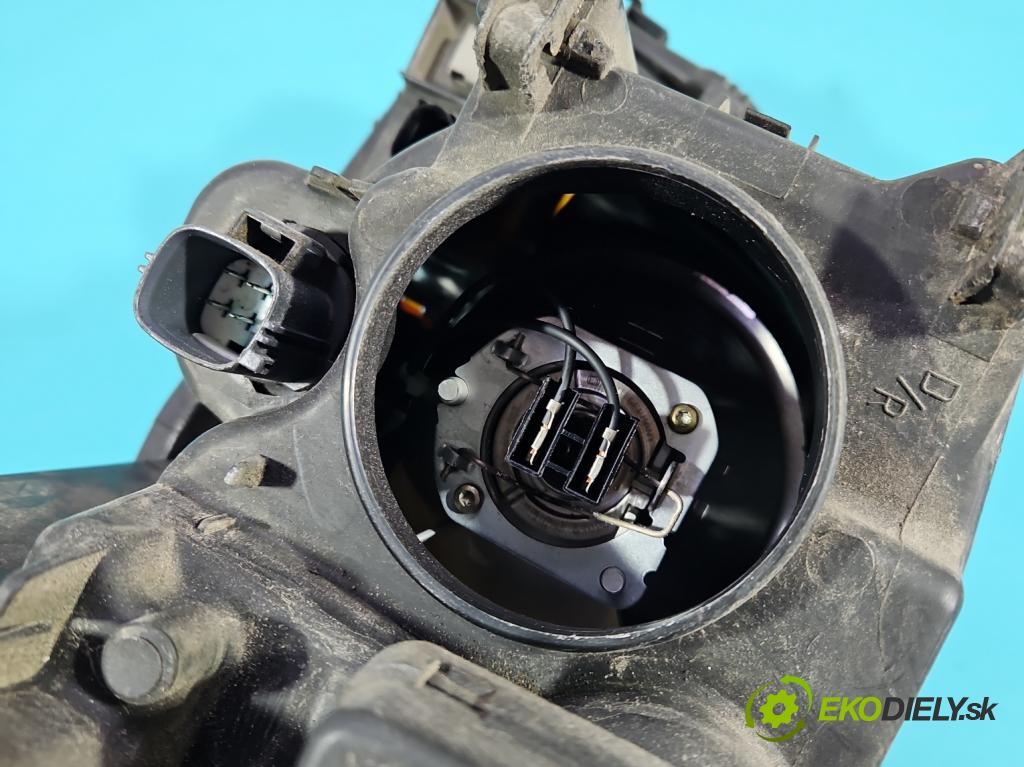 Volvo XC90 I 2002-2014 2.5 T 209KM automatic 154 kW 2521 cm3 5- Reflektor: pravý 89007592 (Svetlo predné pravé)