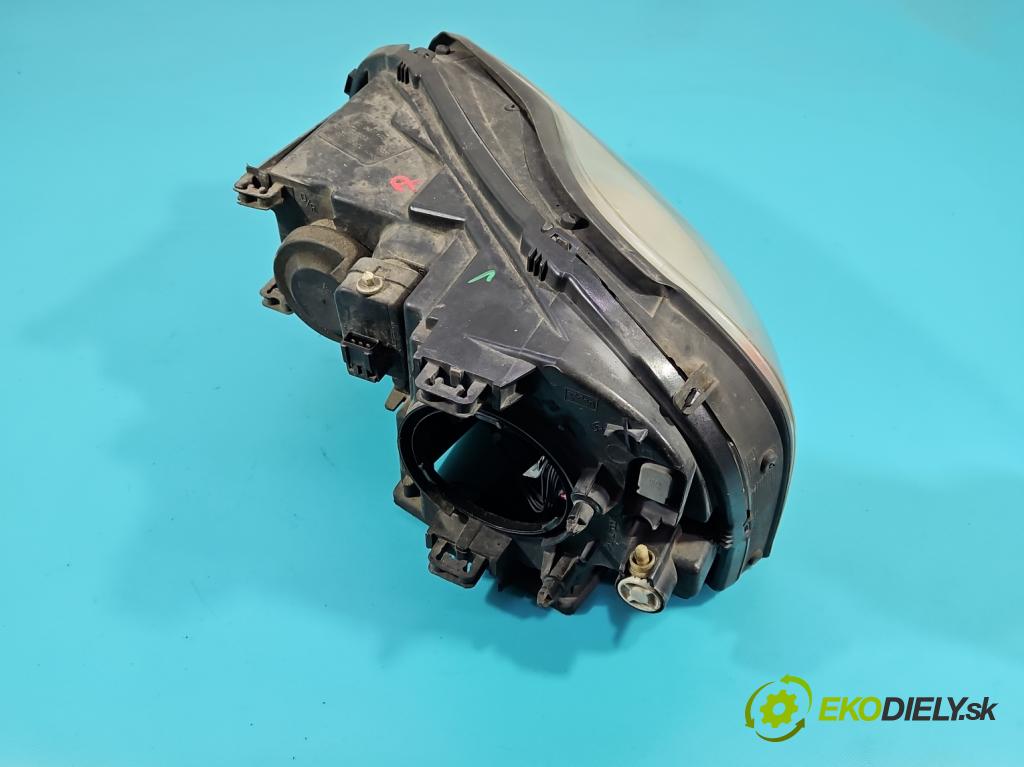 Volvo XC90 I 2002-2014 2.5 T 209KM automatic 154 kW 2521 cm3 5- Reflektor: pravý 89007592 (Svetlo predné pravé)