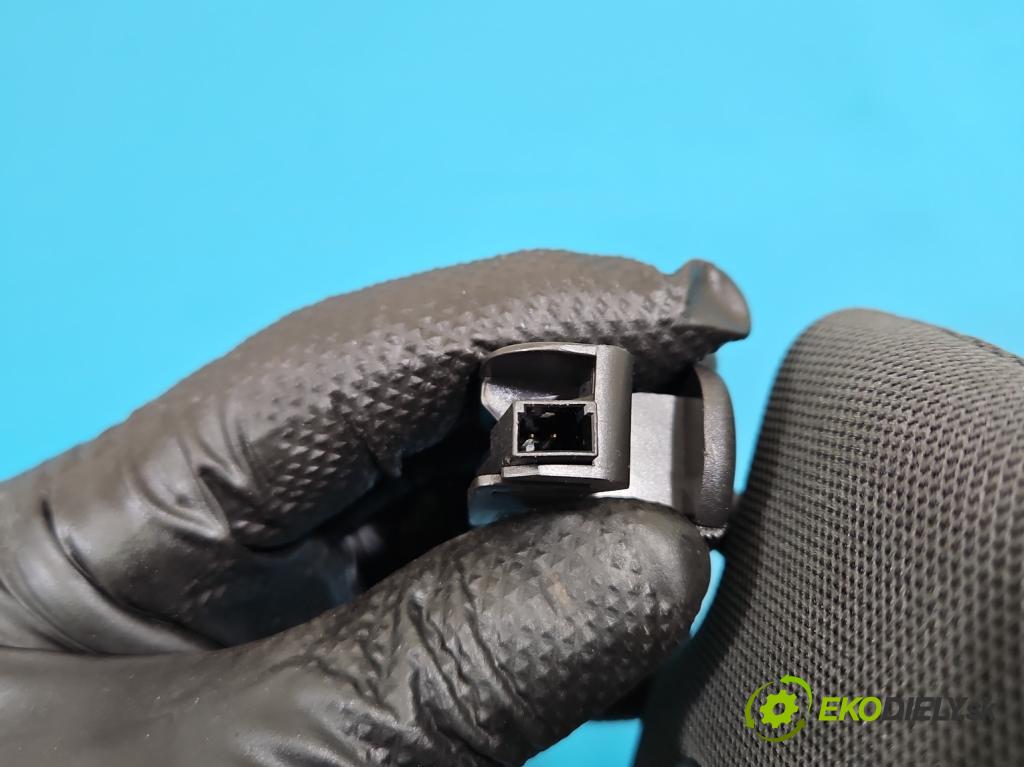 Audi A8 D4 2009-2017 2.0 TFSI 211KM automatic 155 kW 1984 cm3 4- clonítko pravé