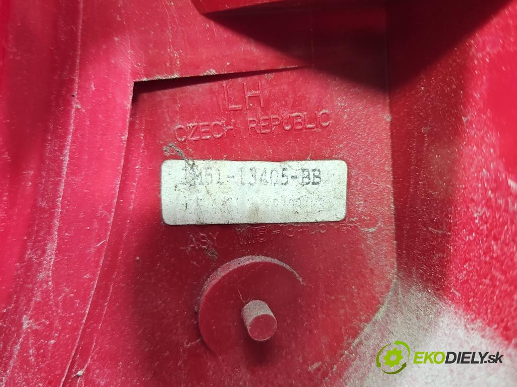 Ford Focus Mk1 1998-2004 1.6 16V 101 HP manual 74 kW 1596 cm3 4- svetlo / reflektor zadné ľavé  (Kľučka dverí ostatné)