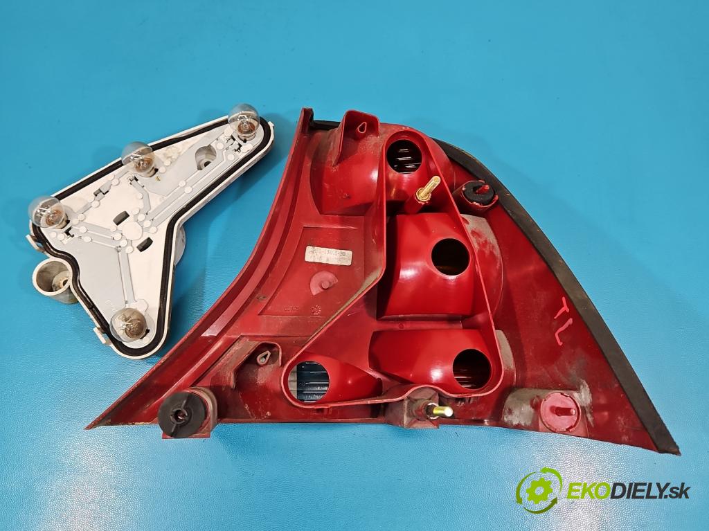 Ford Focus Mk1 1998-2004 1.6 16V 101 HP manual 74 kW 1596 cm3 4- svetlo / reflektor zadné ľavé  (Kľučka dverí ostatné)