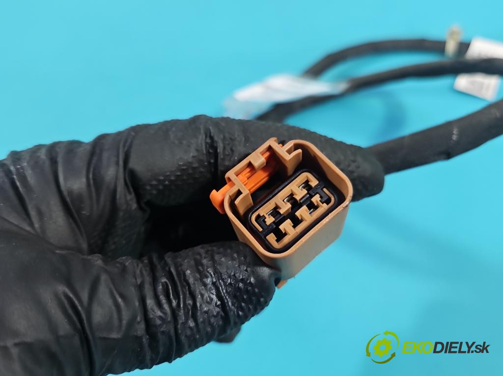 MG MG3  24- 1.5 16V 116 HP manual 85 kW 1495 cm3 5- Zväzok: ostatné 11654074AR