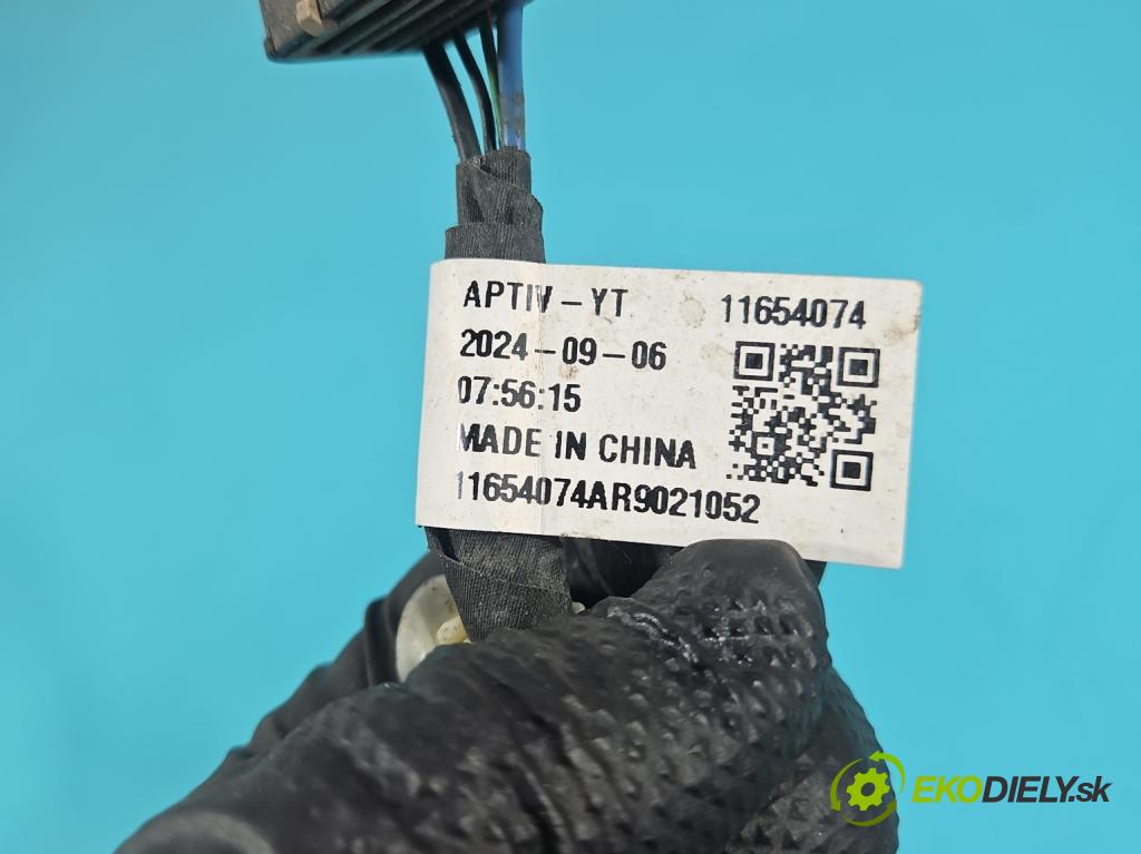 MG MG3  24- 1.5 16V 116 HP manual 85 kW 1495 cm3 5- Zväzok: ostatné 11654074AR