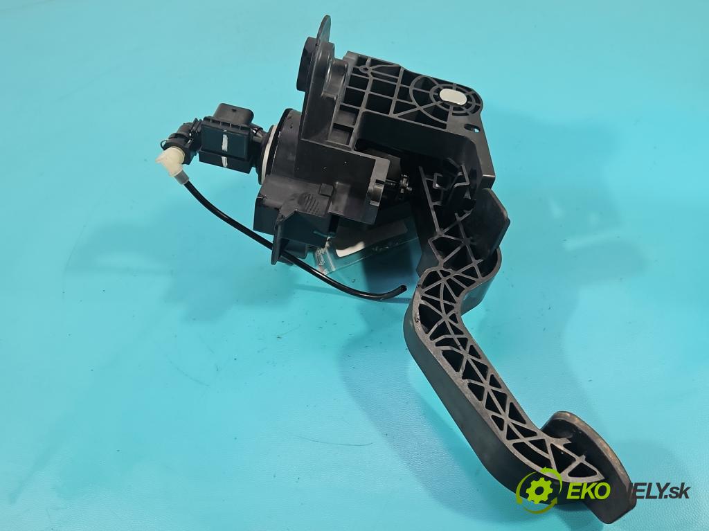 MG MG3  24- 1.5 16V 116 HP manual 85 kW 1495 cm3 5- pompa spojková 2407270308