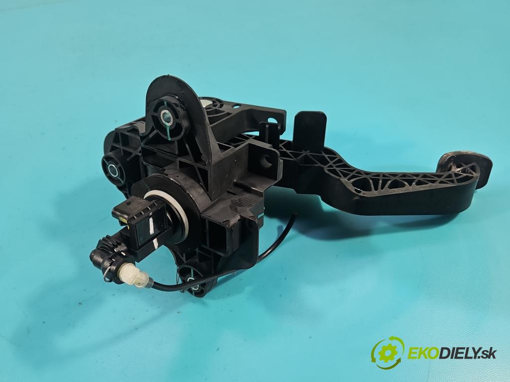 MG MG3  24- 1.5 16V 116 HP manual 85 kW 1495 cm3 5- pompa spojková 2407270308