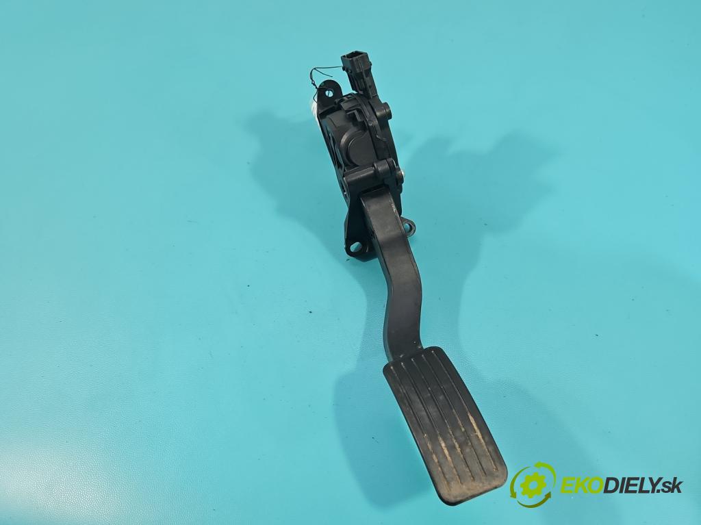 MG MG3  24- 1.5 16V 116 hp manual 85 kW 1495 cm3 5- pedal plyn: potenciometr: 11491548