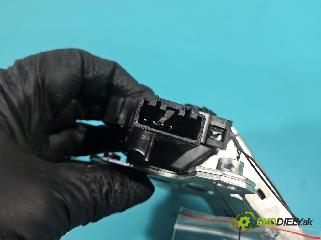 MG MG3  24- 1.5 16V 116 hp manual 85 kW 1495 cm3 5- zámek kufrových dveří zadní 10314527