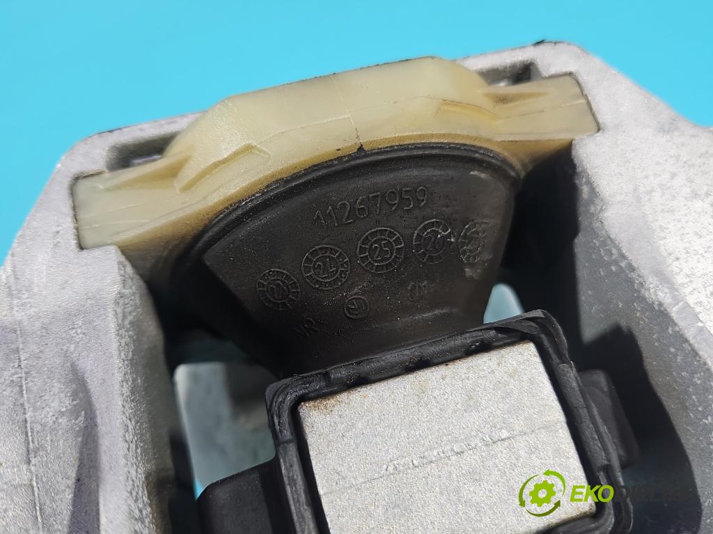 MG MG3  24- 1.5 16V 116 hp manual 85 kW 1495 cm3 5- Tlapka: převodovky stupňová