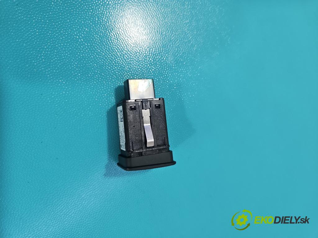 MG MG3  24- 1.5 16V 116 HP manual 85 kW 1495 cm3 5- prepínač ostatné 11645068