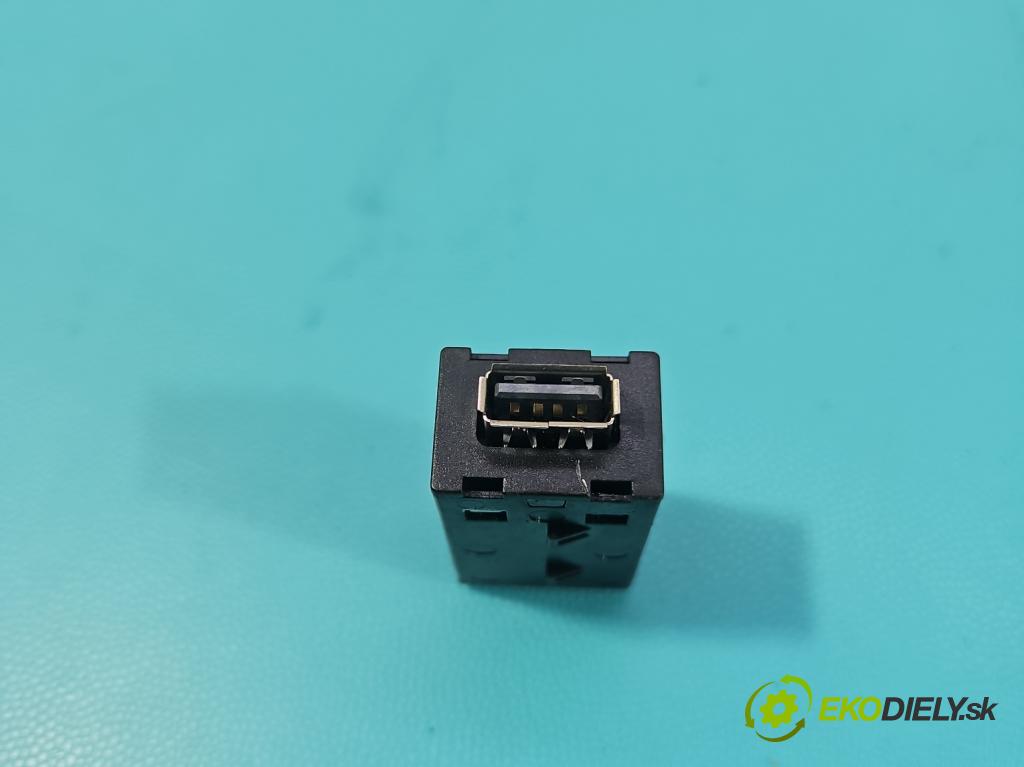 MG MG3  24- 1.5 16V 116 HP manual 85 kW 1495 cm3 5- zásuvka USB PWS5531