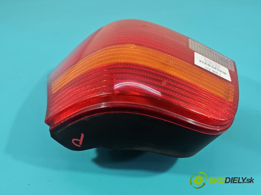 Vw Golf IV 1997-2003 1.6 SR 101 HP manual 74 kW 1595 cm3 5- svetlo / reflektor zadné pravé  (Kľučka dverí ostatné)