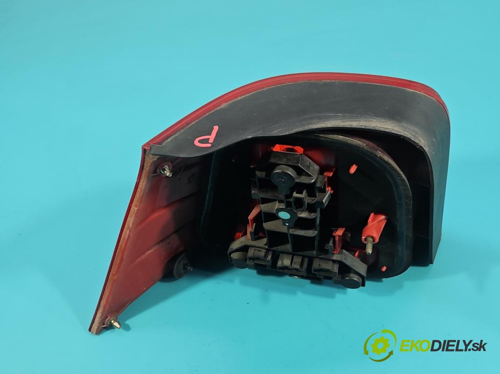 Vw Golf IV 1997-2003 1.6 SR 101 HP manual 74 kW 1595 cm3 5- svetlo / reflektor zadné pravé  (Kľučka dverí ostatné)