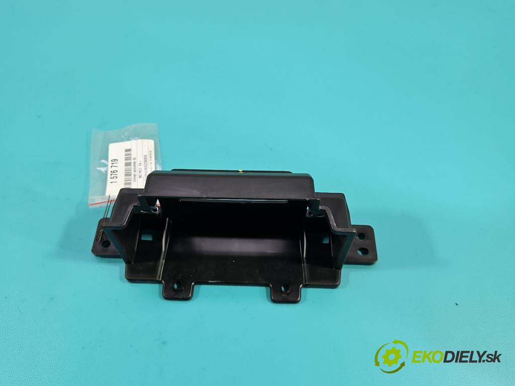 MG MG3  24- 1.5 16V 116 HP manual 85 kW 1495 cm3 5- Rukojeť: ostatné 11462203