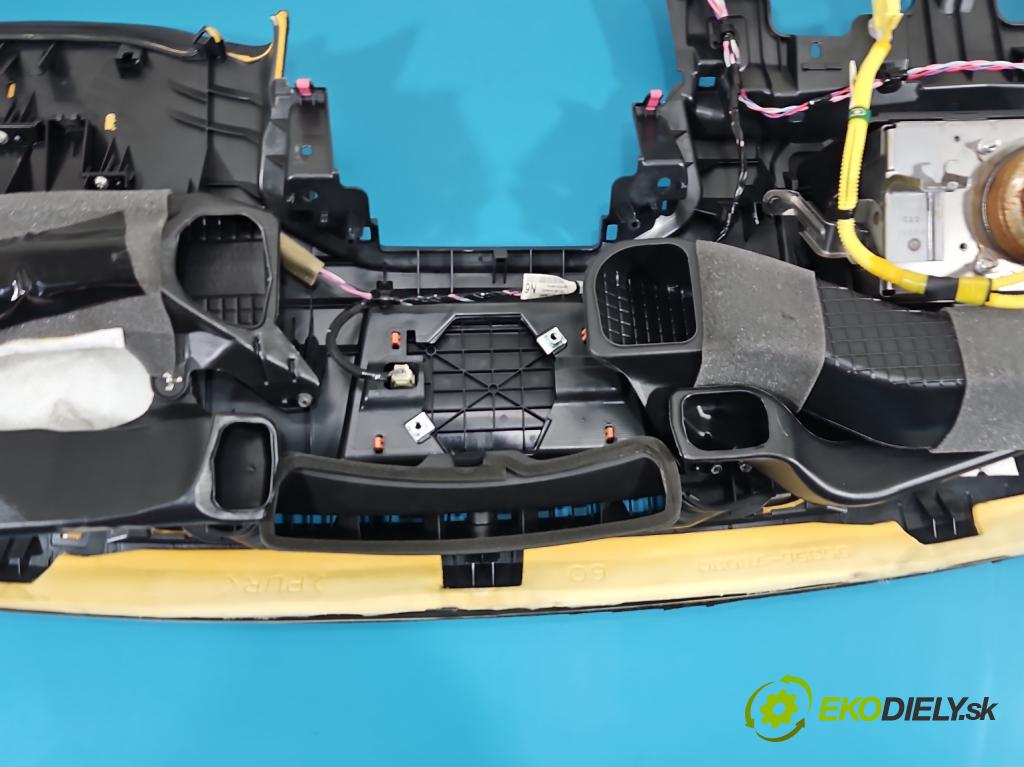 Lexus NX I 2014-2021 2.5 16V 155 HP automatic 114 kW 2494 cm3 5- kokpit,pristrojová doska rozdeľovacia