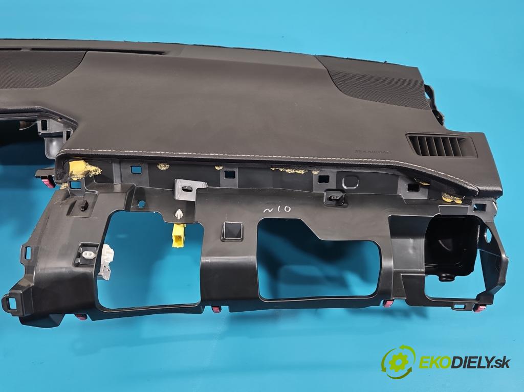 Lexus NX I 2014-2021 2.5 16V 155 HP automatic 114 kW 2494 cm3 5- kokpit,pristrojová doska rozdeľovacia