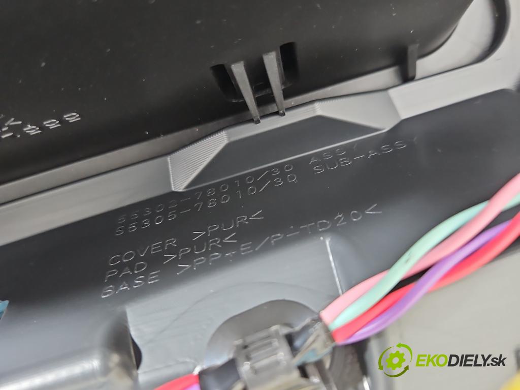 Lexus NX I 2014-2021 2.5 16V 155 HP automatic 114 kW 2494 cm3 5- kokpit,pristrojová doska rozdeľovacia